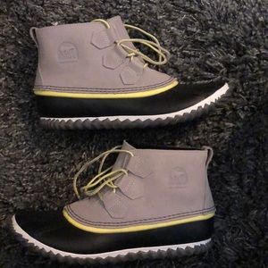 Sorel duck boots size 10